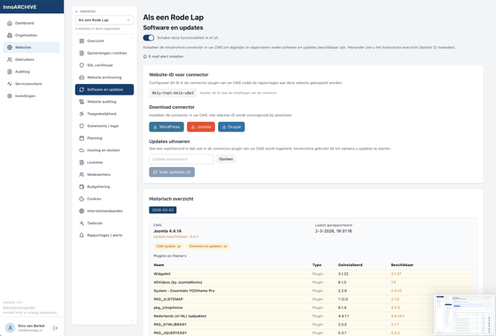 Software en updates: CMS-versie, connector-downloads en historisch overzicht.
